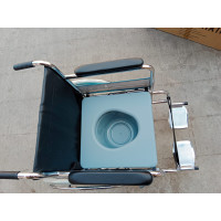 UPHEALTHY WHEELCHAIR WITH COMMODE